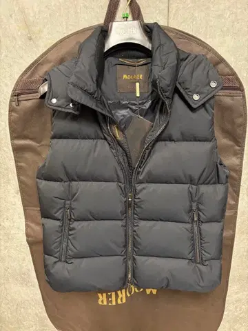 럭셔리 MOORER 다운 베스트