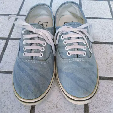 VANS 라이트 블루 스트라이프 스니커즈