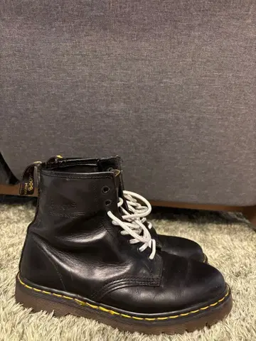 닥터 마틴 8홀 부츠 영국제 초레어