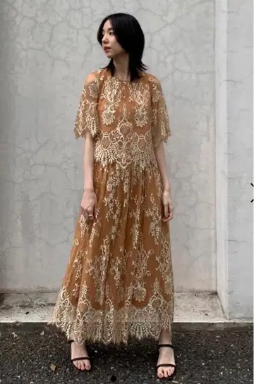 FRAY I.D 러셀 레이스 블라우스 스커트 셋업