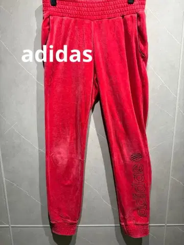 레어 adidas 벨로아 조거 팬츠 레드 자수 로고