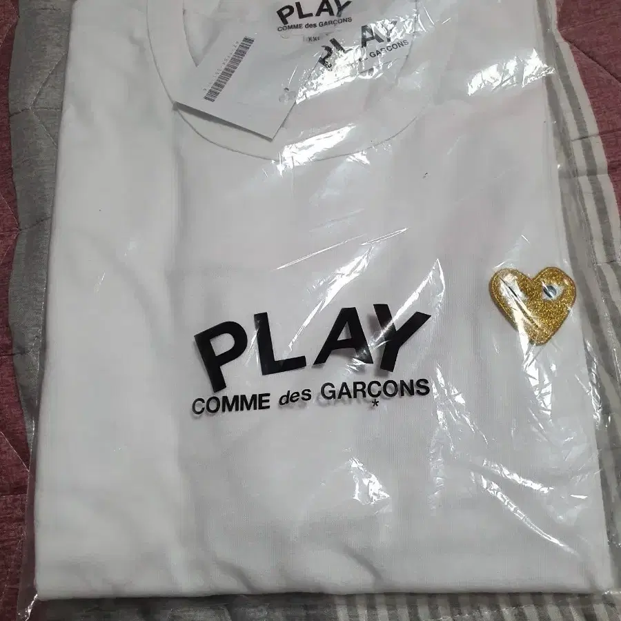 Comme des Garçons PLAY Gold Heart Sleeve White