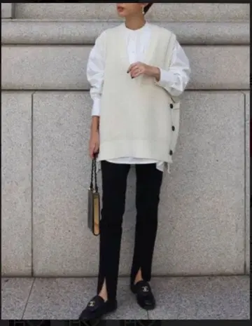 machatt 사이드 버튼 니트 베스트