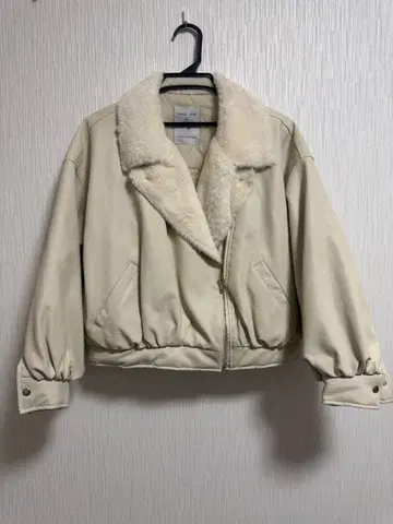 [새상품급] 마제스틱 레곤 인조 가죽 보아 자켓 M사이즈