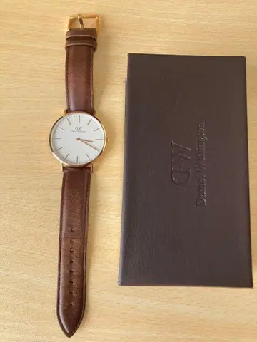 Daniel Wellington 클래식 가죽 브라운 남성용 손목시계