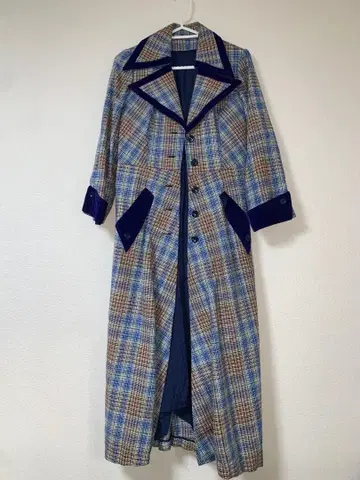 체크 무늬 롱 코트