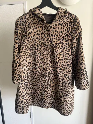 [ BEAMS ] 레오파드 무늬 후드 부착 자켓