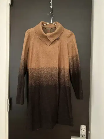 꼼사데모드 KT의 가볍고 따뜻한 코트