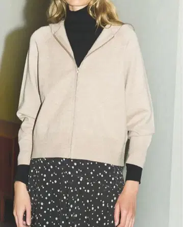 [ 띠어리 럭스 ] 니트 셋업 베이지 38 M