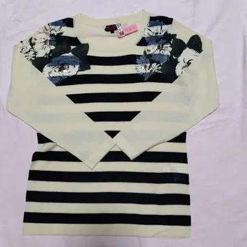 YUKI TORII 꽃무늬 스트라이프 니트 스웨터