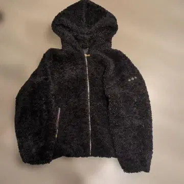 새상품급 TATRAS 후드 부착 보아 자켓 블랙