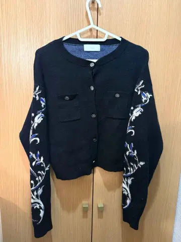 HARE 자수 포켓 니트 가디건