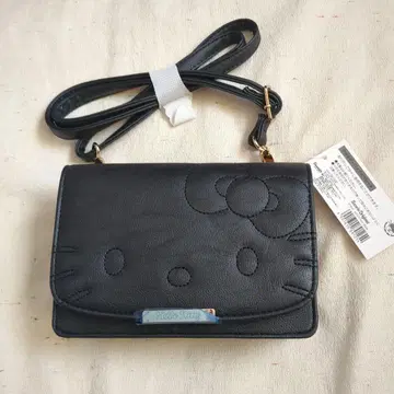 키티 숄더백 & 월렛 미사용 스냅 안쪽에 변형 있음