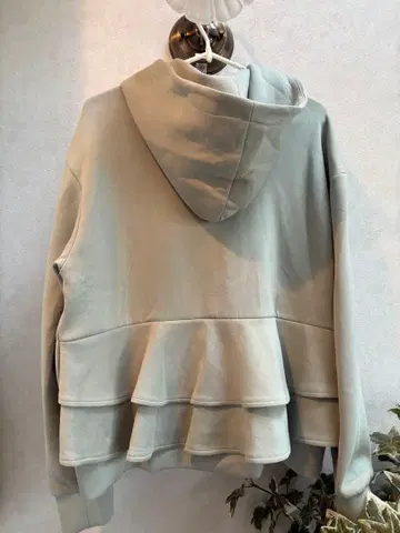 Fernux 허리 프릴 라이트 그린 후드티