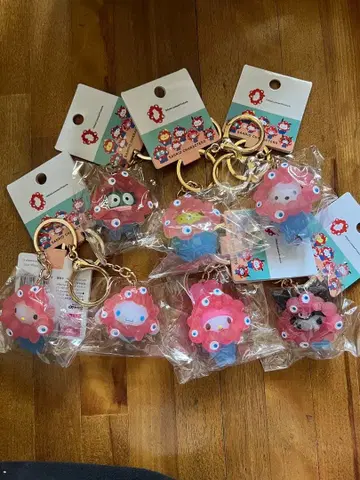 미야쿠미야쿠 산리오 클리어 입체 마스코트 클리어 컬러 키링
