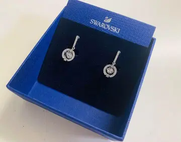 새상품 스와로브스키 Swarovski SparklingDance 귀찌