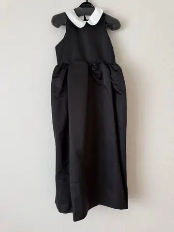 MYU 블랙 슬리브리스 원피스