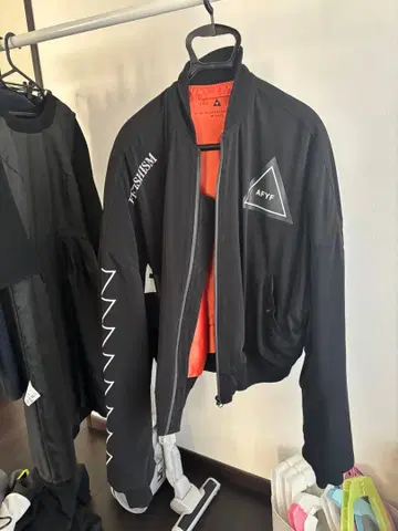 나일론 자켓 블랙 오렌지 안감