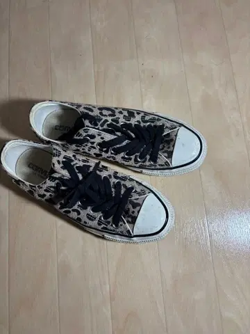 레오파드 무늬 캐주얼 스니커즈
