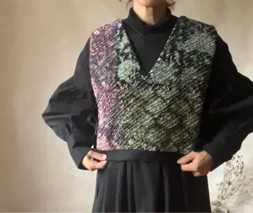 핸드 블록 프린트 퀼트 V넥 베스트