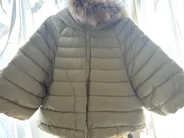 베이지 후드 부착 판초 코트