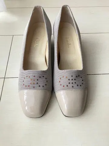 새상품급 imaba 베이지 펌프스 23cm