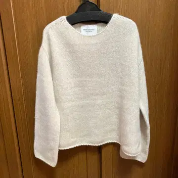 베이크루즈 FRAMeWORK 크림색 긴팔 니트