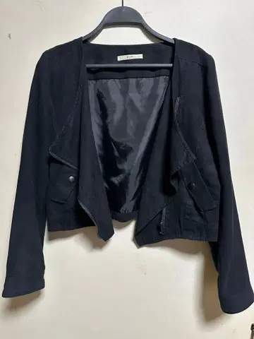 노카라 자켓 블랙 크롭 기장