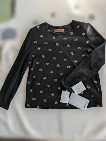 이타리야 블랙 컬러 로고 패턴 긴팔 니트 사이즈 13