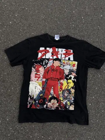 AKIRA 그래픽 T셔츠