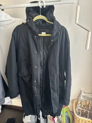 블랙 후드 부착 나일론 자켓