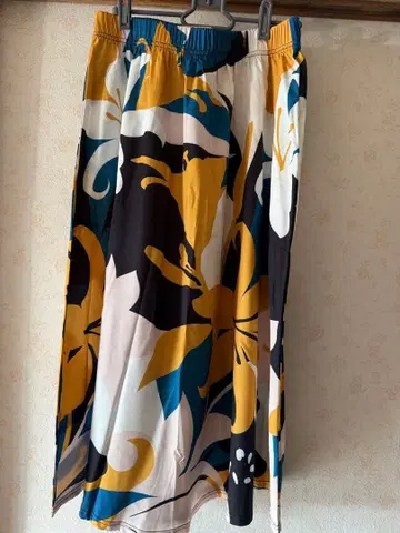 플라워 프린트 롱 스커트 멀티 컬러