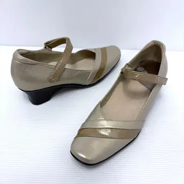 시착만 한 BeauFort 뷰포트 스타일리시 컴포트 펌프스