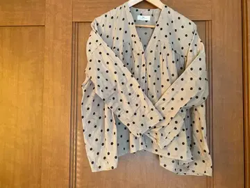 SOIL 베이지 도트 무늬 긴팔 셔츠