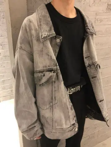 HARE 블리치 가공 빅 데님 자켓