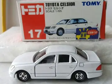 토미카 No. 17 도요타 셀시오 1/65 화이트