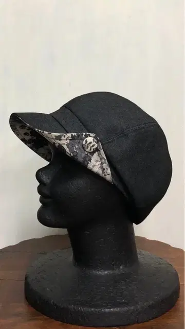 패션 여성용 핸드메이드 모자 헌팅 캡 블랙 꽃무늬 신상