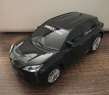 도요타 야리스 크로스 미니카 블랙