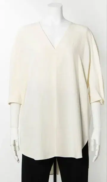 미사용 새상품 택 포함 ESCADA 아이보리 V넥 오부 소매 셔츠
