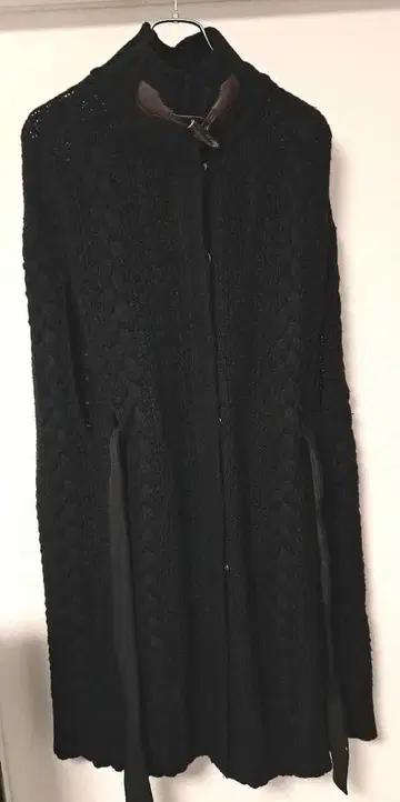 ESCADA 블랙 니트 슬리브리스 케이프 코트 사이즈 M 벨트 포함