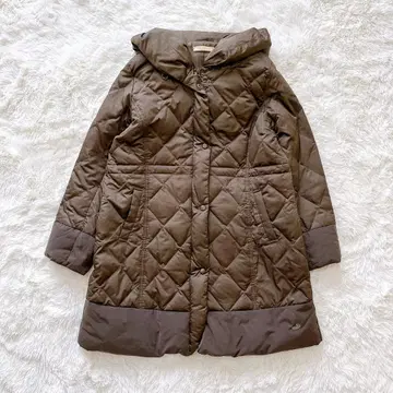 크로커다일 다운 코트 갈색 브라운 퀼팅 후드 부착 악어 자수