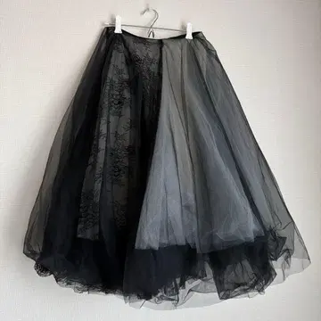 F.modern 레이스 포함 블랙 샤샤 스커트 플레어 시어 안감 있음