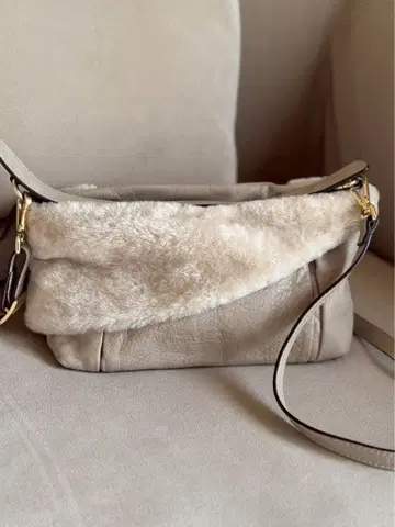 AURORA PRESTIGE 퍼 숄더