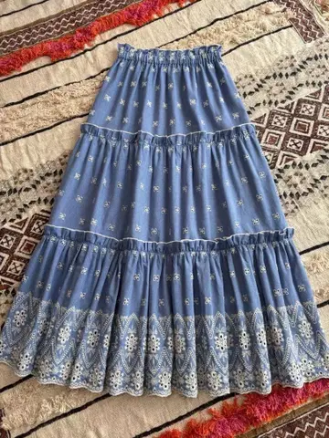 블루 자수 플레어 롱 스커트