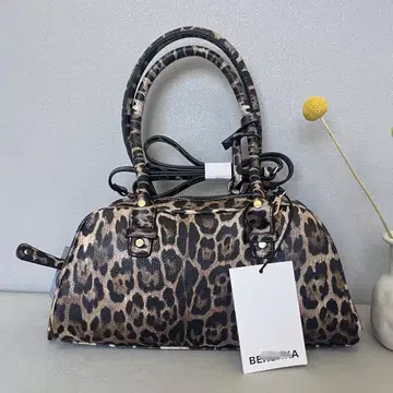 레오파드 무늬 핸드백 미사용