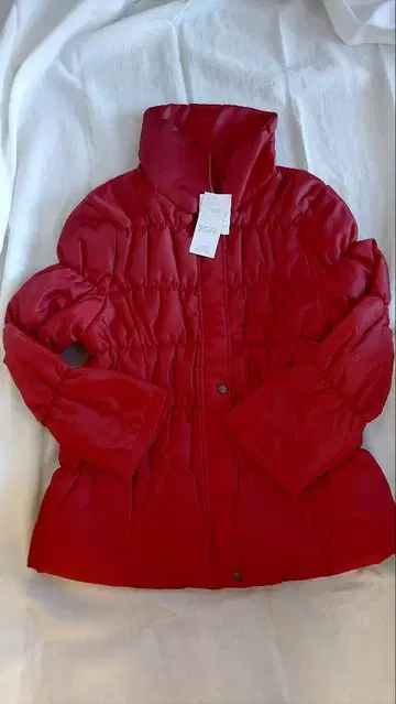 여성용 레드 퀼팅 자켓 M 재고 한정