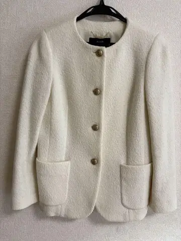 알아바일 부클 울 화이트 노카라 자켓 골드 버튼