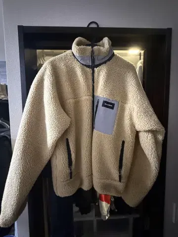 ELVIRA 플리스 자켓 크림색