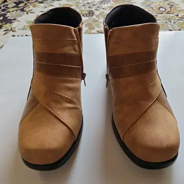 베이지 스웨이드 지퍼 부츠