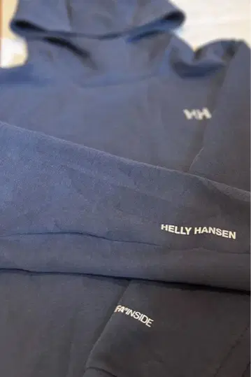 Helly Hansen 후드 부착 후드티 네이비